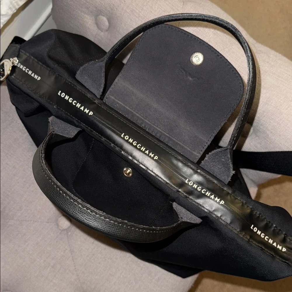 Longchamp Le Pliage Energy Medium Crossbody - Picture 8 of 16
